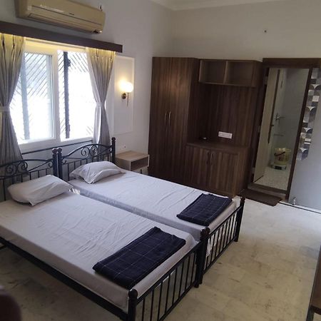 Vatika Homestay Varanasi Bagian luar foto