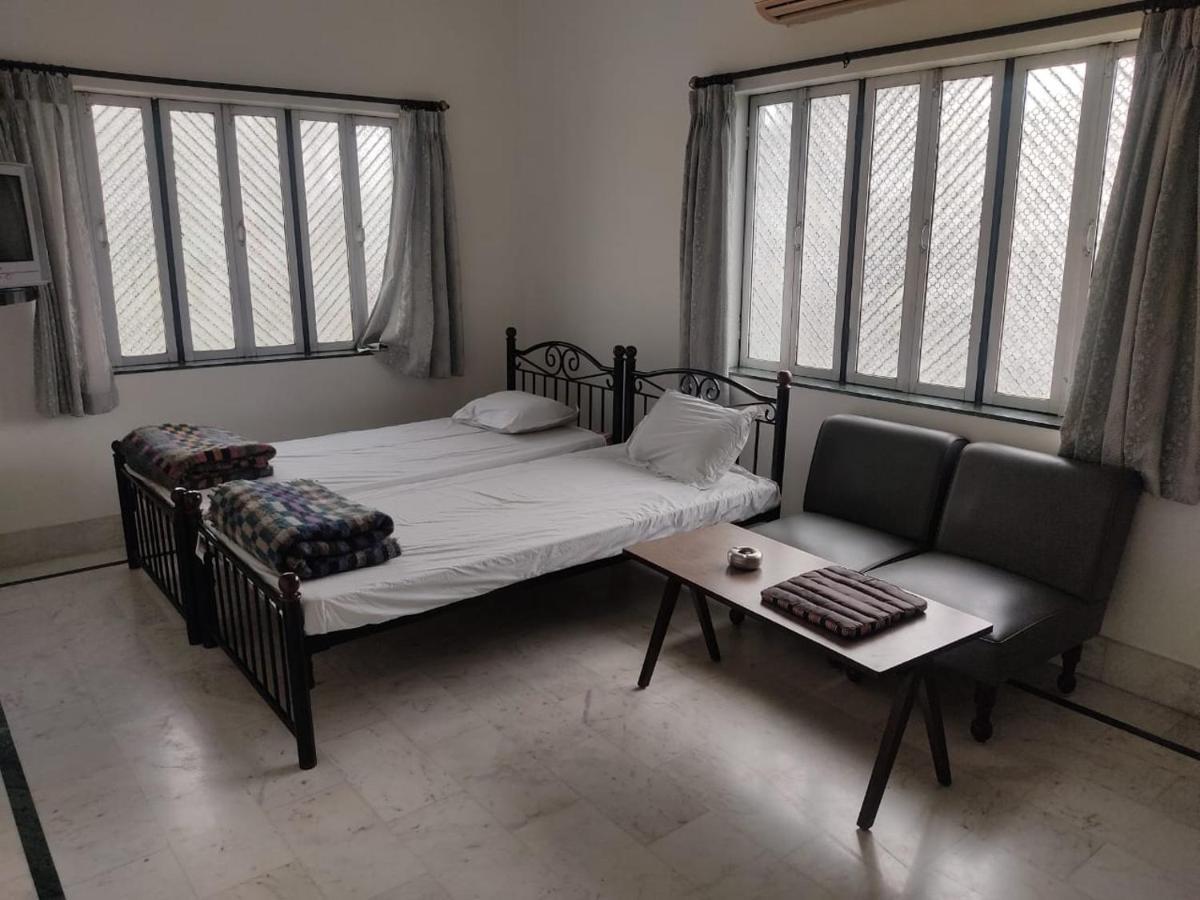 Vatika Homestay Varanasi Bagian luar foto