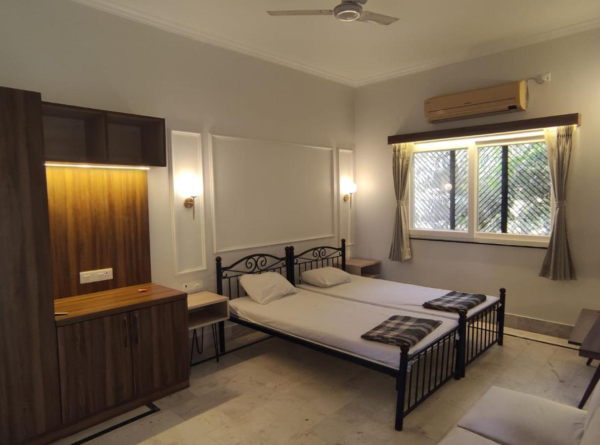 Vatika Homestay Varanasi Bagian luar foto