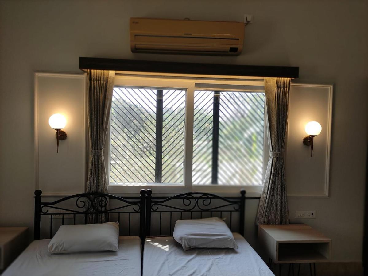 Vatika Homestay Varanasi Bagian luar foto
