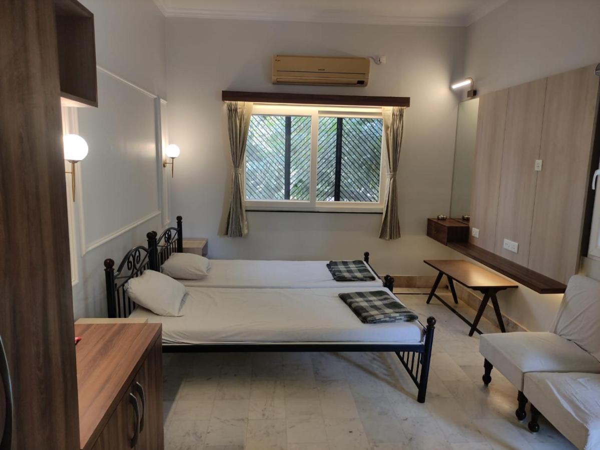 Vatika Homestay Varanasi Bagian luar foto