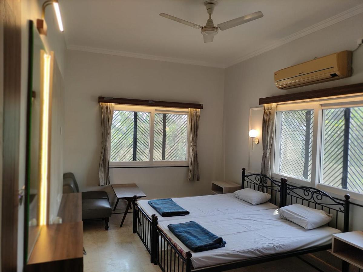 Vatika Homestay Varanasi Bagian luar foto