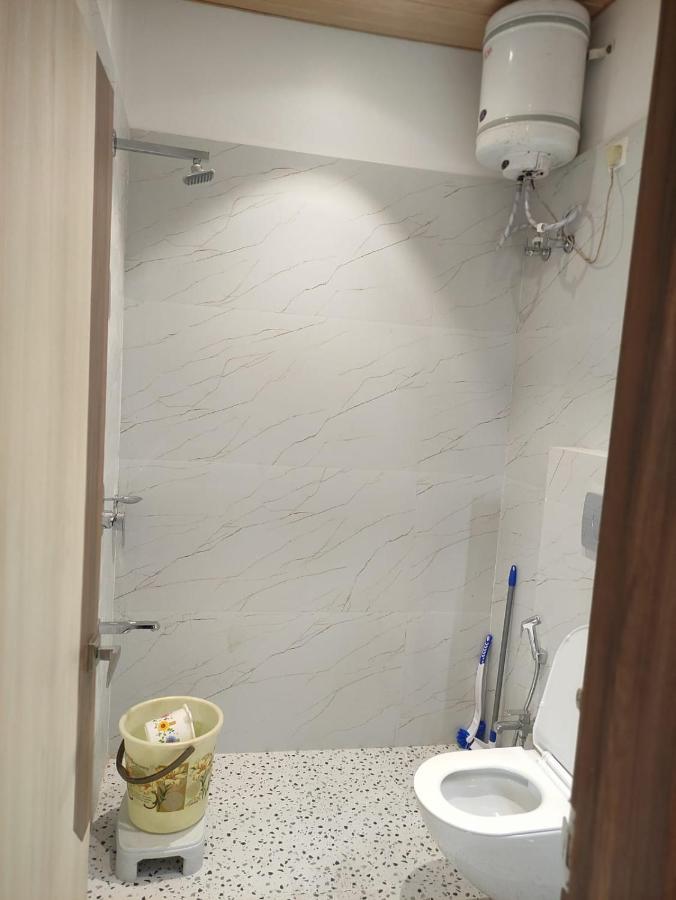 Vatika Homestay Varanasi Bagian luar foto